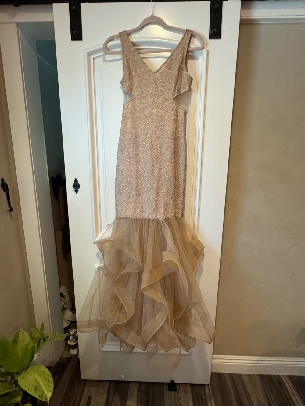 BABEYOND V-Neck Tulle Mermaid Dress — Excellent Condition
